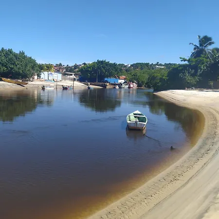 Confortável apartamento de 2 quartos para 5 pessoas, totalmente mobiliado, com wifi e netflix, localizado a uma quadra do calçadão da Praia de Ponta Neg,ra, prédio com piscina, churrasqueira e portaria virtual e eletrônica 24 horas-2