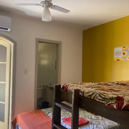 Quarto para temporada na praia do corsário-3