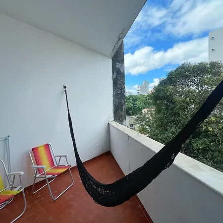 Quarto com varanda privada a 160 metros da Praia do Farol da barra lll-2