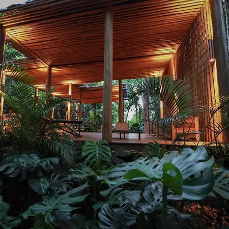Barracuda Hotel & Villas-3