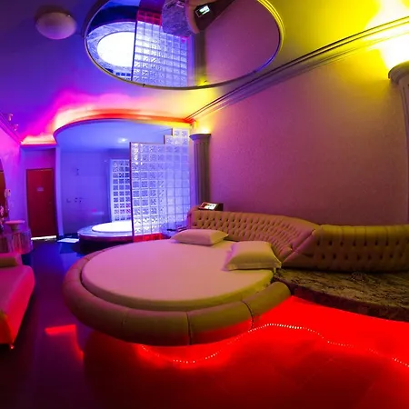 Shanadu Motel (Adults Only)-3