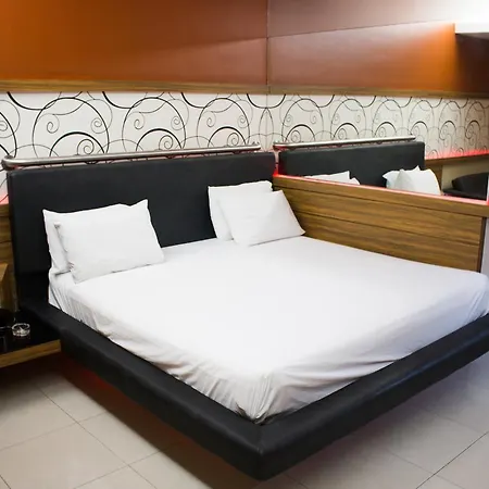 Villa Verde Motel (Adults Only)-3