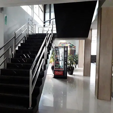 Green Hotel-2
