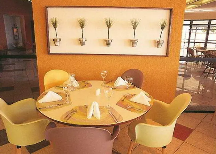 Hotéis de quatro estrelas em Fortaleza (Ceara)